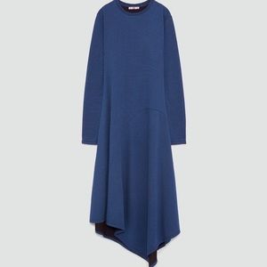 Textured dress with round neckline